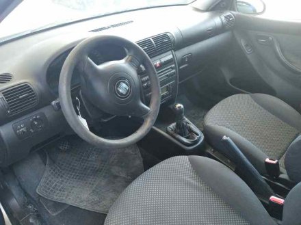 Vehiculo en el desguace: SEAT LEON (1M1) Signo