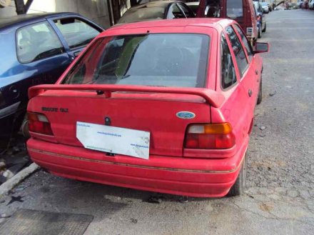 Vehiculo en el desguace: FORD ESCORT BERLINA CL