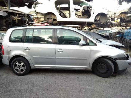 Vehiculo en el desguace: VOLKSWAGEN TOURAN (1T1) Advance