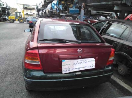 Vehiculo en el desguace: OPEL ASTRA G BERLINA Club