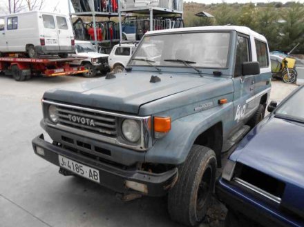 Vehiculo en el desguace: TOYOTA LAND CRUISER *