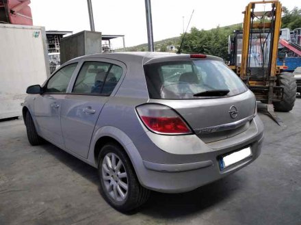 Vehiculo en el desguace: OPEL ASTRA H BERLINA Elegance