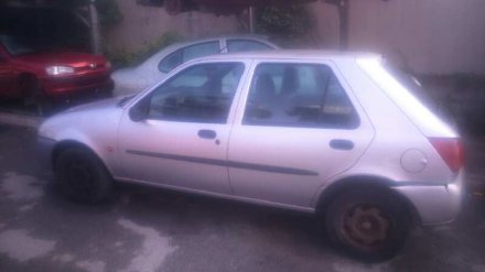 Vehiculo en el desguace: FORD FIESTA BERLINA Básico