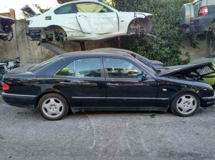 Vehiculo en el desguace: MERCEDES CLASE E (W210) BERLINA DIESEL 290 Turbodiesel (210.017)