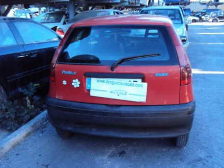 Vehiculo en el desguace: FIAT PUNTO BERLINA (176) 55 S