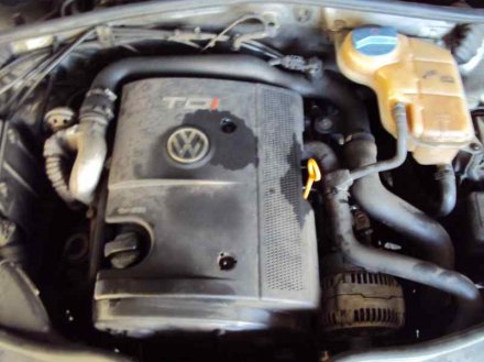 Vehiculo en el desguace: VOLKSWAGEN PASSAT BERLINA (3B2) Comfortline