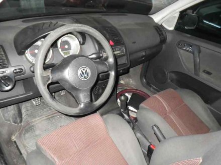 Vehiculo en el desguace: VOLKSWAGEN POLO BERLINA (6N2) Trendline