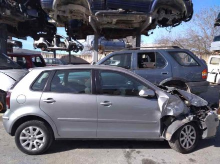 Vehiculo en el desguace: VOLKSWAGEN POLO (9N3) Advance