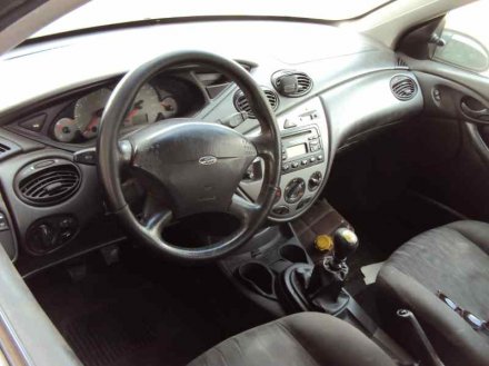 Vehiculo en el desguace: FORD FOCUS BERLINA (CAK) Ambiente