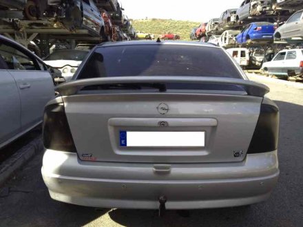 Vehiculo en el desguace: OPEL ASTRA G BERLINA Club