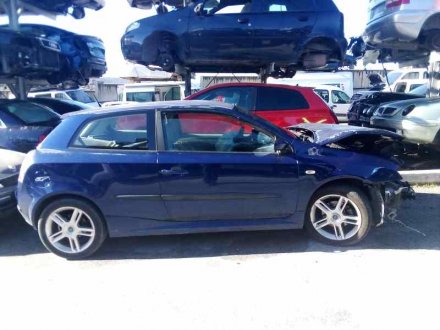 Vehiculo en el desguace: FIAT STILO (192) 1.9 JTD 115