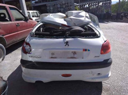 Vehiculo en el desguace: PEUGEOT 206 BERLINA X-Line