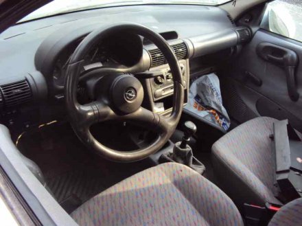 Vehiculo en el desguace: OPEL CORSA B Swing