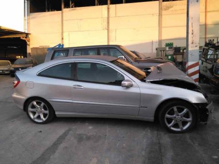 Vehiculo en el desguace: MERCEDES-BENZ CLASE C (W203) SPORTCOUPE C 220 CDI (LA) (203.708)