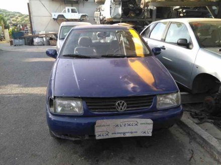 Vehiculo en el desguace: VOLKSWAGEN POLO BERLINA (6N1) Básico