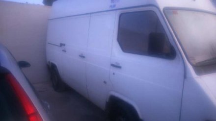 Vehiculo en el desguace: NISSAN TRADE 100 Caja cerrada, techo elevado