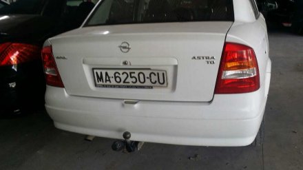 Vehiculo en el desguace: OPEL ASTRA G BERLINA Comfort