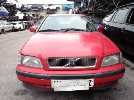 Vehiculo en el desguace: VOLVO S40 BERLINA 1.6