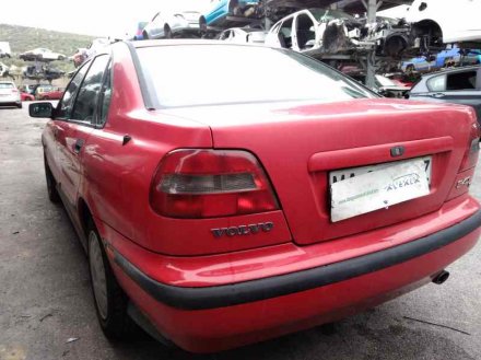 Vehiculo en el desguace: VOLVO S40 BERLINA 1.6