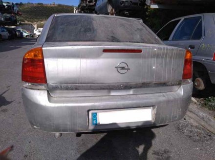 Vehiculo en el desguace: OPEL VECTRA C BERLINA Club