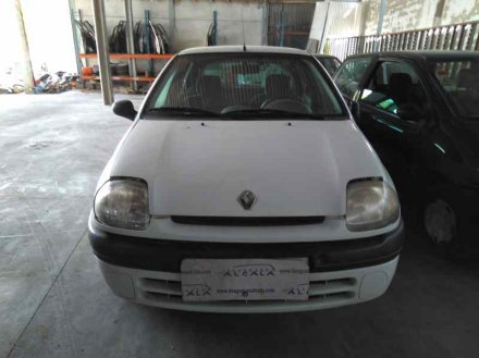 Vehiculo en el desguace: RENAULT CLIO II FASE I (B/CBO) 1.9 D