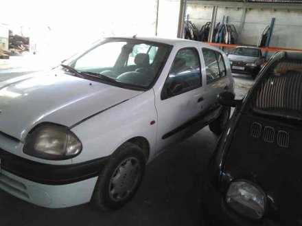 Vehiculo en el desguace: RENAULT CLIO II FASE I (B/CBO) 1.9 D