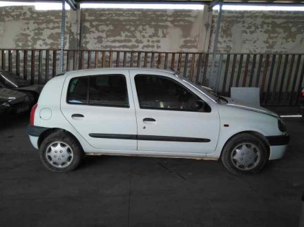 Vehiculo en el desguace: RENAULT CLIO II FASE I (B/CBO) 1.9 D