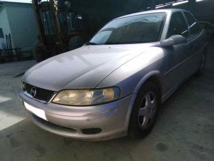 Vehiculo en el desguace: OPEL VECTRA B BERLINA Básico (1999->)