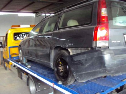 Vehiculo en el desguace: VOLVO V70 FAMILIAR 2.4 D