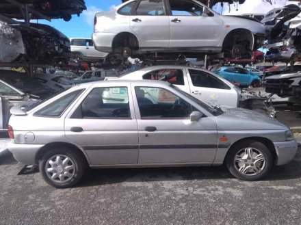 Vehiculo en el desguace: FORD ESCORT BERL./TURNIER Básico Berlina