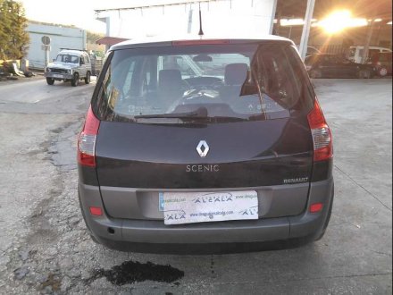 Vehiculo en el desguace: RENAULT SCENIC II i- Music