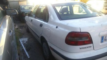 Vehiculo en el desguace: VOLVO S40 BERLINA 1.6