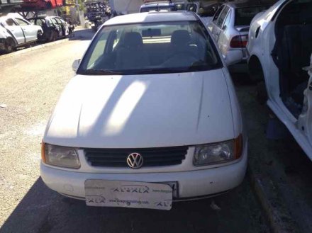 Vehiculo en el desguace: VOLKSWAGEN POLO BERLINA (6N1) Básico