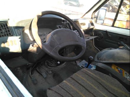Vehiculo en el desguace: RENAULT TRAFIC (DESDE 5.89) T 900