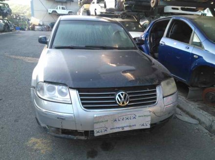 Vehiculo en el desguace: VOLKSWAGEN PASSAT BERLINA (3B3) Advance