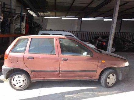 Vehiculo en el desguace: FIAT PUNTO BERL. (176) 60 SX