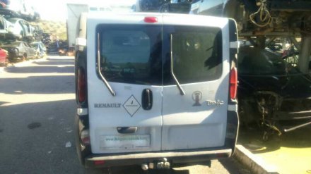 Vehiculo en el desguace: RENAULT TRAFIC COMBI (AB 4.01) 6 - plazas, acristalado parcial, combi corto