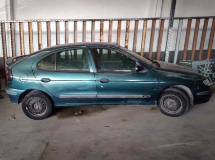 Vehiculo en el desguace: RENAULT MEGANE I CLASSIC (LA0) 1.9 D RN