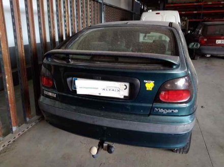 Vehiculo en el desguace: RENAULT MEGANE I CLASSIC (LA0) 1.9 D RN