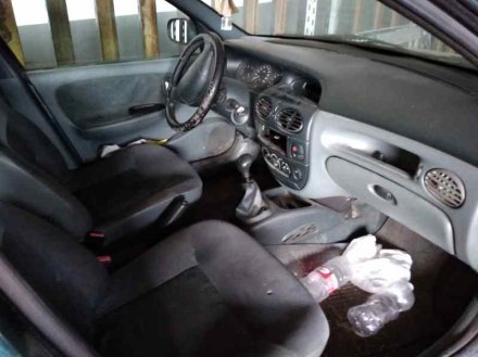 Vehiculo en el desguace: RENAULT MEGANE I CLASSIC (LA0) 1.9 D RN