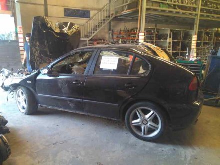 Vehiculo en el desguace: SEAT LEON (1M1) Signo