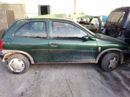 Vehiculo en el desguace: OPEL CORSA B Base (E)