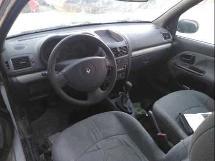 Vehiculo en el desguace: RENAULT CLIO II FASE II (B/CB0) Authentique