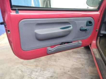 Vehiculo en el desguace: RENAULT TWINGO (CO6) 1.3 Paquete