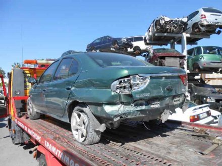 Vehiculo en el desguace: RENAULT MEGANE I FASE 2 CLASSIC (LA..) 1.9 DCi Expression