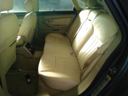 Vehiculo en el desguace: AUDI A8 (4E2) 3.0 V6 24V TDI