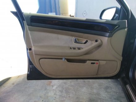 Vehiculo en el desguace: AUDI A8 (4E2) 3.0 V6 24V TDI