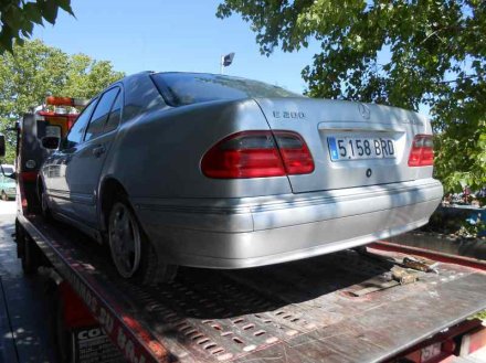 Vehiculo en el desguace: MERCEDES-BENZ CLASE E (W210) BERLINA 200 Kompressor (210.048)