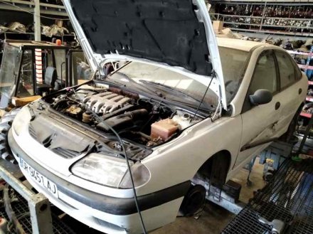 Vehiculo en el desguace: RENAULT LAGUNA (B56) 2.0 D RN (B56F/G)