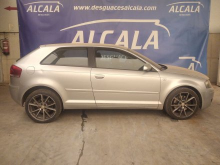 Vehiculo en el desguace: AUDI A3 (8P) 2.0 FSI Ambiente